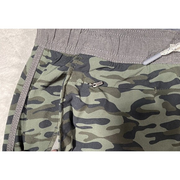 Kenneth Cole Men's Sz M Active Tech Shorts Camo Lightweight Water Repellant NWT - Picture 6 of 10
